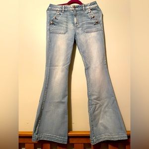 Ae. Jeans